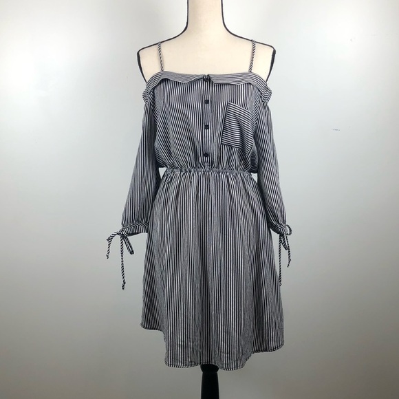 Monteau Los Angeles Black/white  striped dress SZ M - Picture 1 of 12